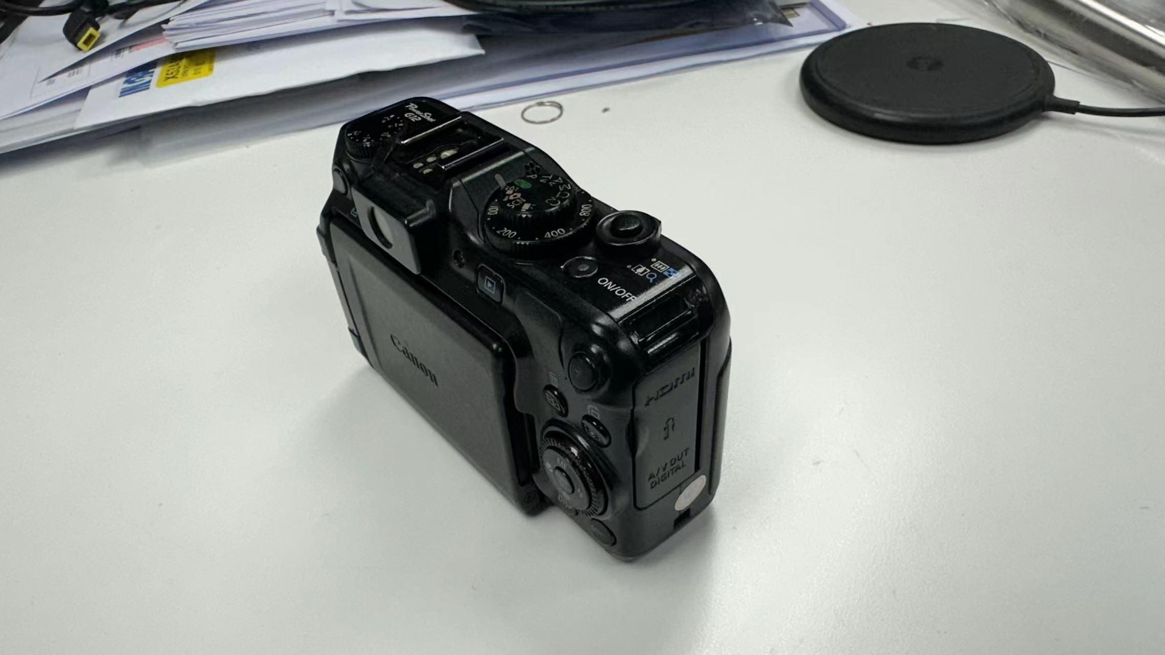 (特價)(USED)CANON G12 單反高清相機 旋轉屏 卡片機的王者 復古時尚 旅行 Camera 95% NEW - C2 Computer