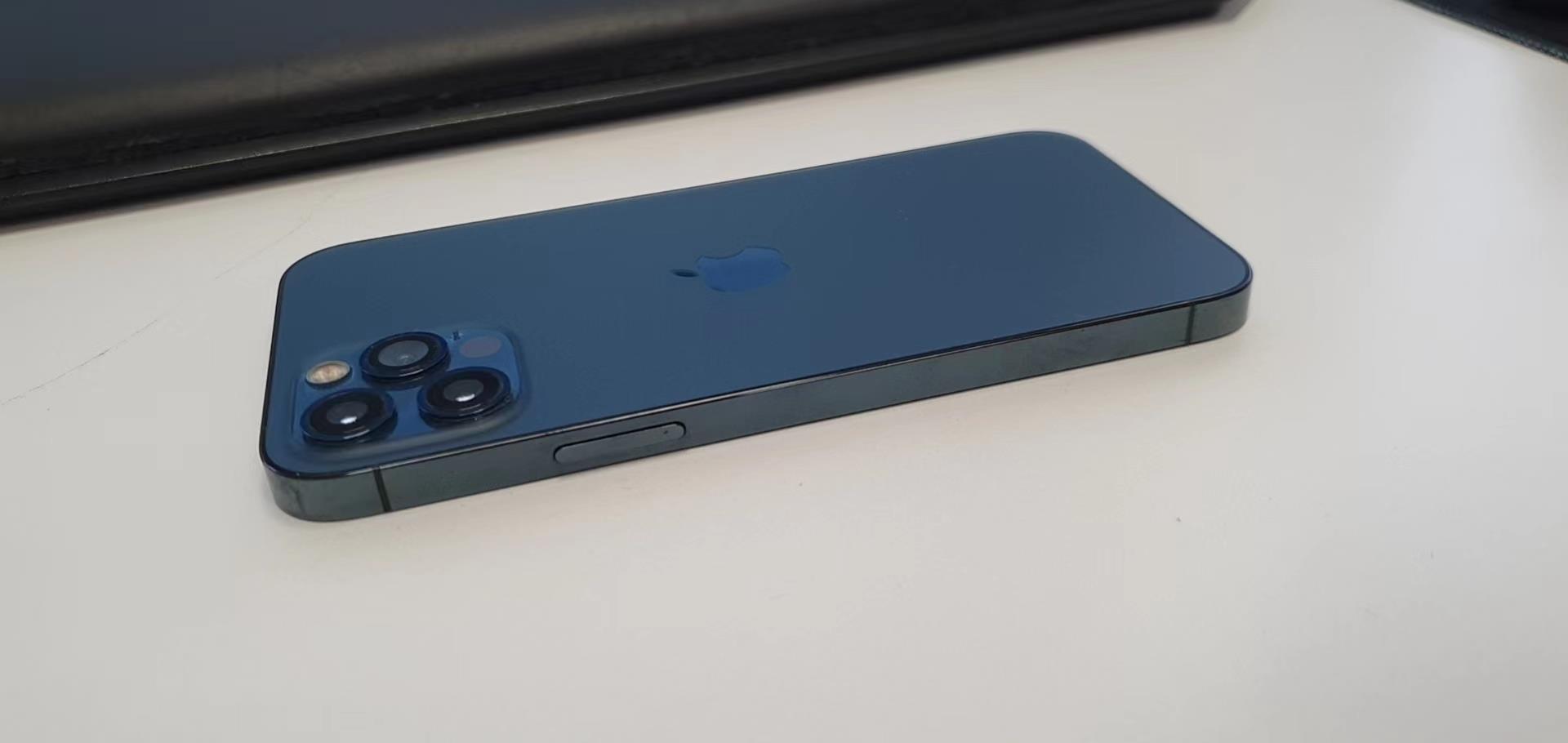 (USED/特價一部) APPLE iPhone 12 Pro 256G Blue 95% NEW - C2 Computer