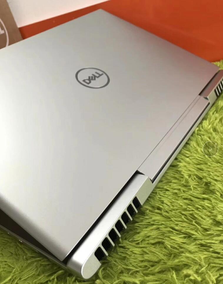 (USED) DELL Vostro 15 7000 7570 i5-7300U 4G NA 500G GTX 1050 4G 15.6inch 1920x1080 Gaming Laptop 90% - C2 Computer