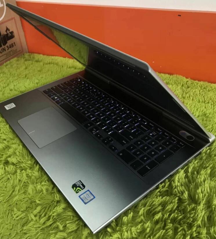 (USED) DELL Vostro 15 7000 7570 i5-7300U 4G NA 500G GTX 1050 4G 15.6inch 1920x1080 Gaming Laptop 90% - C2 Computer